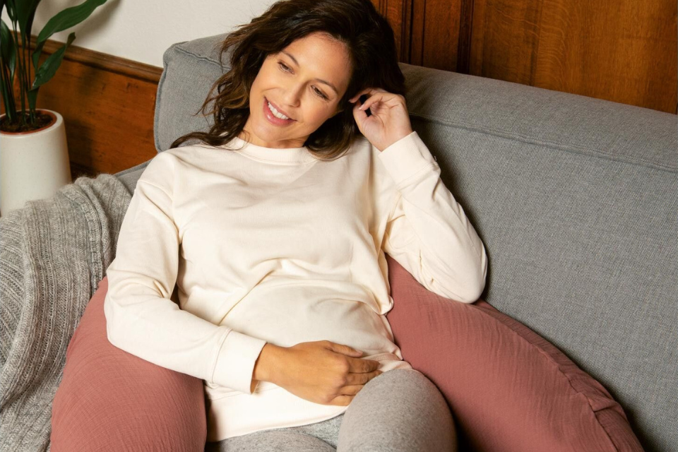femme enceinte dans fauteuil