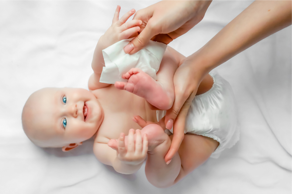 bébé qui se fait soigner